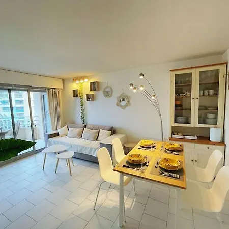 L Escapade T2 Port Apartment *