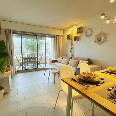 L Escapade T2 Port Frejus-vue *