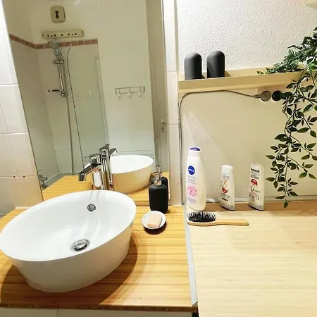 L Escapade T2 Port Apartment *